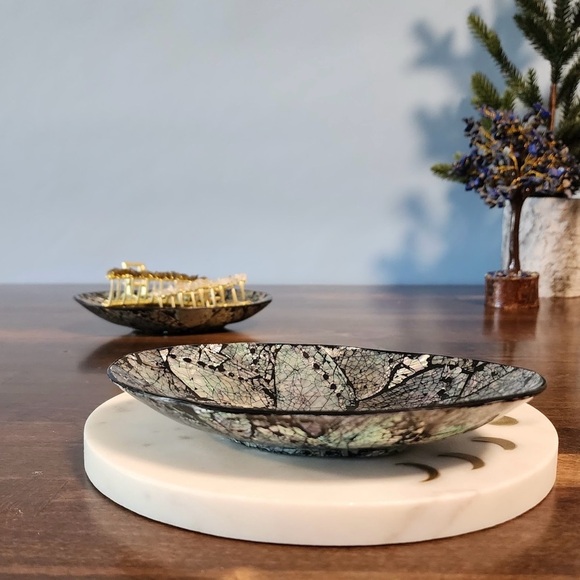 Small Iridescent Abalone Shell Bowl - Picture 2 of 2